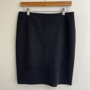 T Tahari Classic Black Snakeskin Skirt. Size 6.